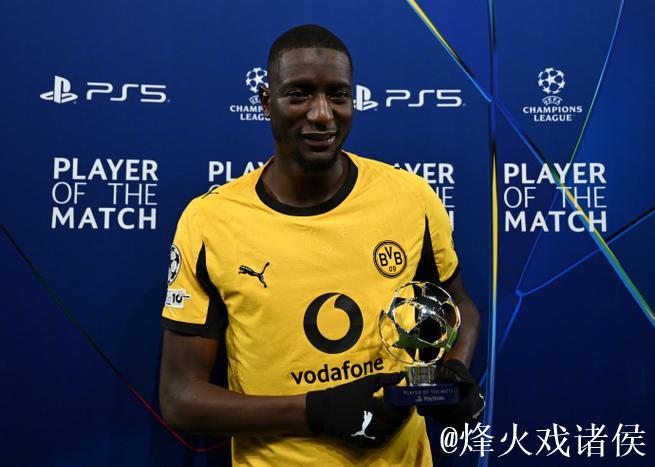 欧冠-吉拉西梅开二度福伊特染红 多特蒙德4-0大胜比利亚雷亚尔